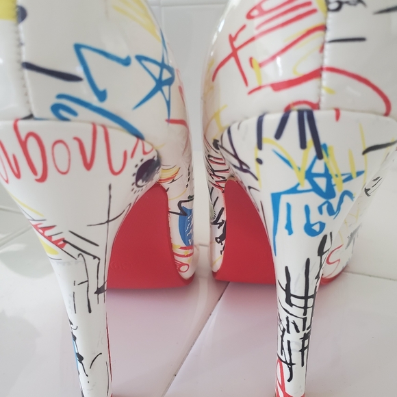 Shoes - Picture 4 of 9